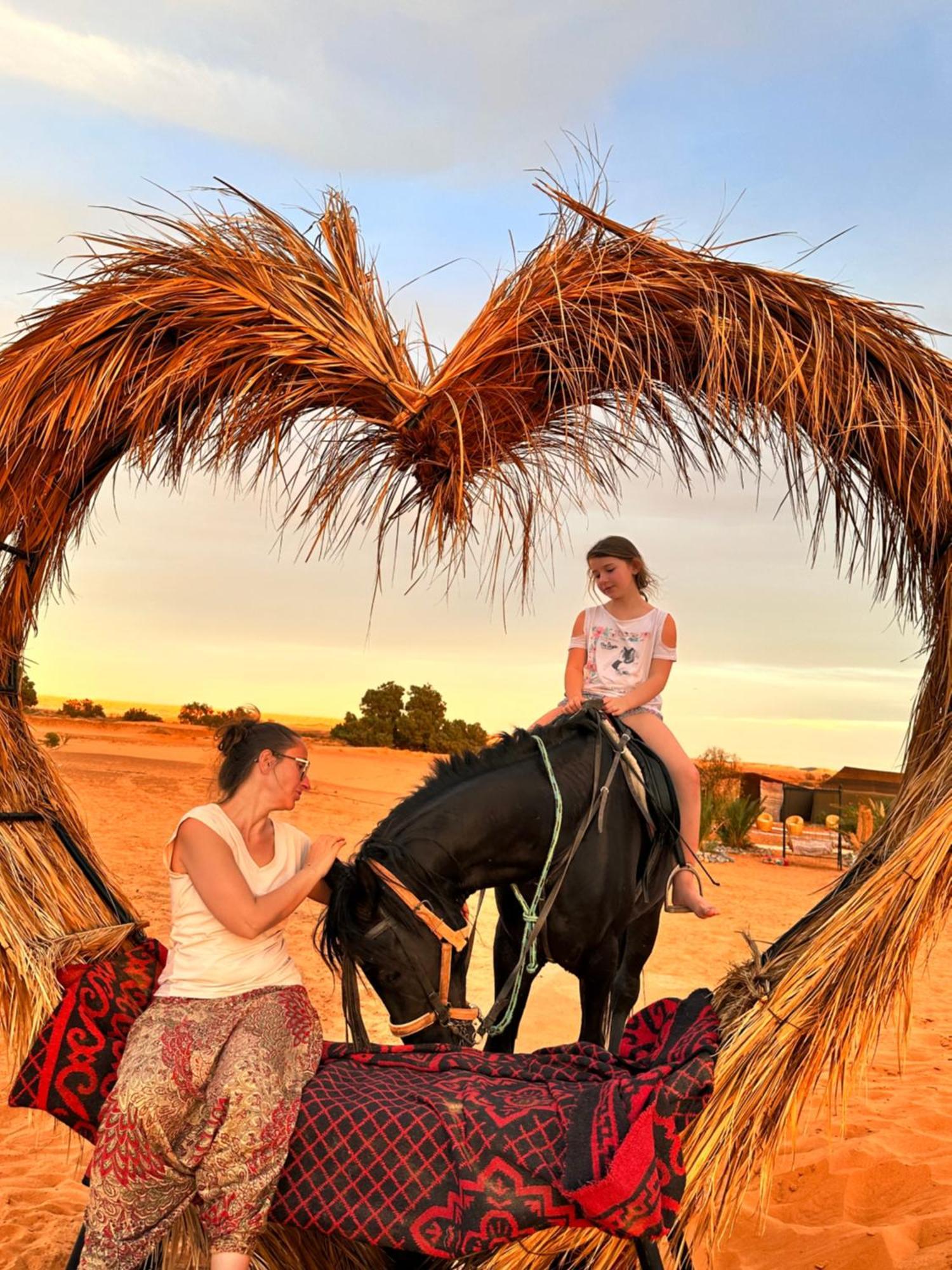Sahara wellness camp Bed & Breakfast Merzouga Bagian luar foto